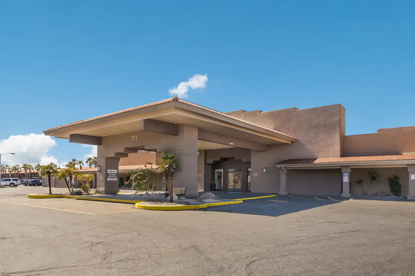 Exterior of Quality Inn & Suites Lake Havasu in Lake Havasu City, Arizona